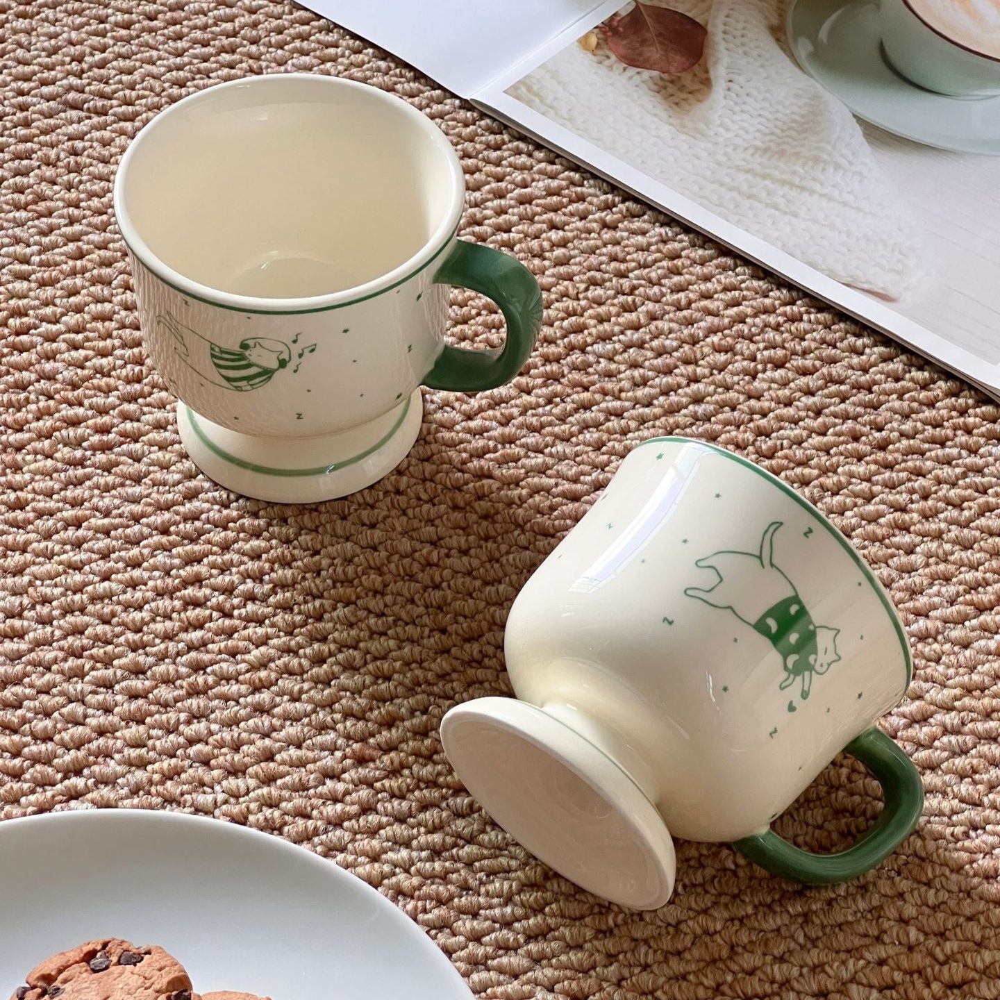 Pawfect Retro Footed Cat Mug